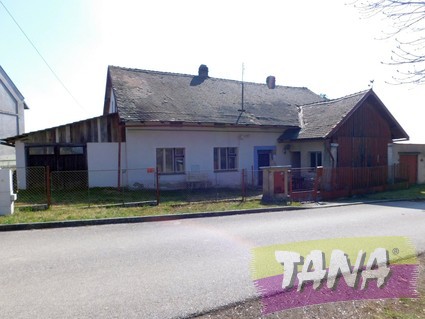 RD se zahradou, garáží a kolnami v obci Stračov - Fotka 9
