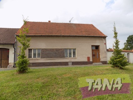 Prodej vesnického rodinného domu s bývalou řeznickou provozovnou v obci Milčice, okr. Nymburk  - Fotka 11