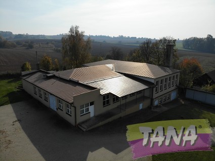 Nabízíme k pronájmu prostory 500m2 v menším uzavřeném komerčním areálu v obci Libošovice, okr. Jičín - Fotka 1