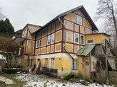 Starší vesnický domek v Ploukonicích u Turnova