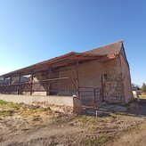 Prodej bývalé zemědělské stavby určené k adaptaci, v obci Dolní Chvatliny - Mančice, okr. Kolín. 