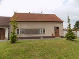 Prodej vesnického rodinného domu s bývalou řeznickou provozovnou v obci Milčice, okr. Nymburk 
