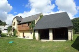 Nabízíme k prodeji krásné vesnické stavení s úžasnou stodolou v obci Loužek, v srdci Českého ráje.