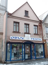 Komerční objekt s obchodními prostory v centru Dvora Králové nad Labem. 