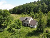 Exkluzivní rozsáhlý pozemek s venkovským stavením v těsné blízkosti města Turnov - Bělá u Turnova