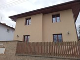 Prodej rodinného domu o dispozici 6+1 s prostornou garáží ve městě Úvaly, okr. Praha - Východ